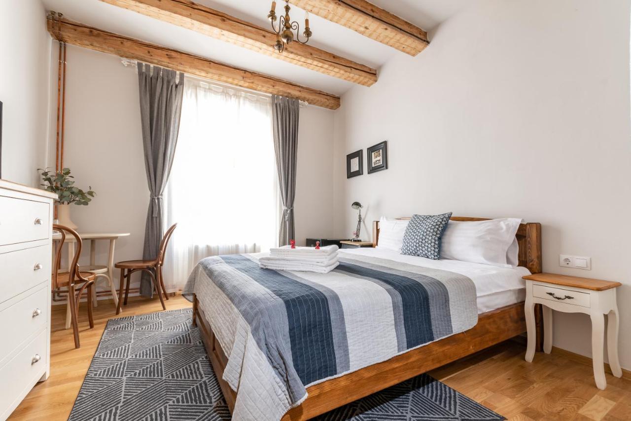 Hotel Wood House Republicii Braszów Zewnętrze zdjęcie