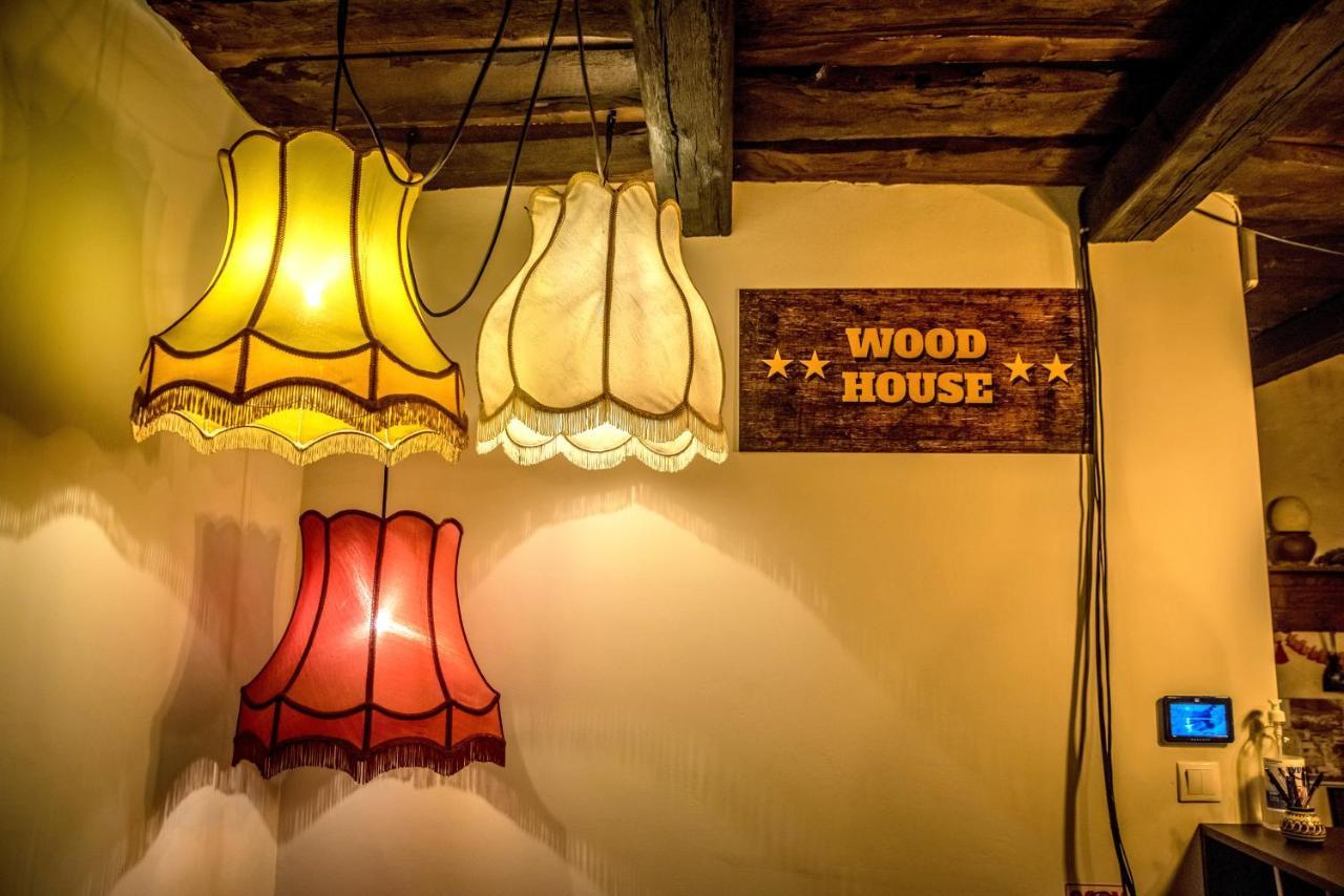 Hotel Wood House Republicii Braszów Zewnętrze zdjęcie