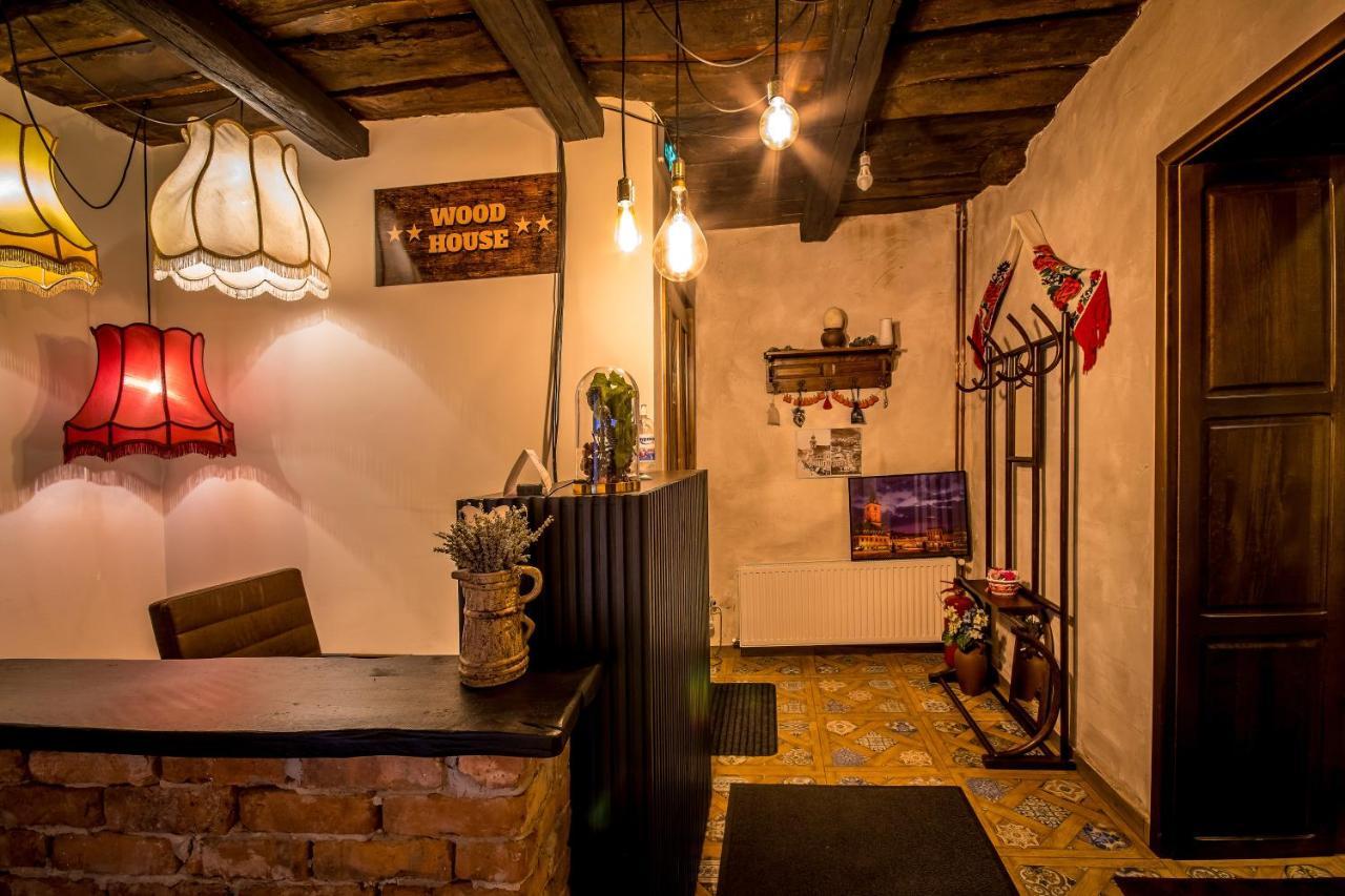 Hotel Wood House Republicii Braszów Zewnętrze zdjęcie
