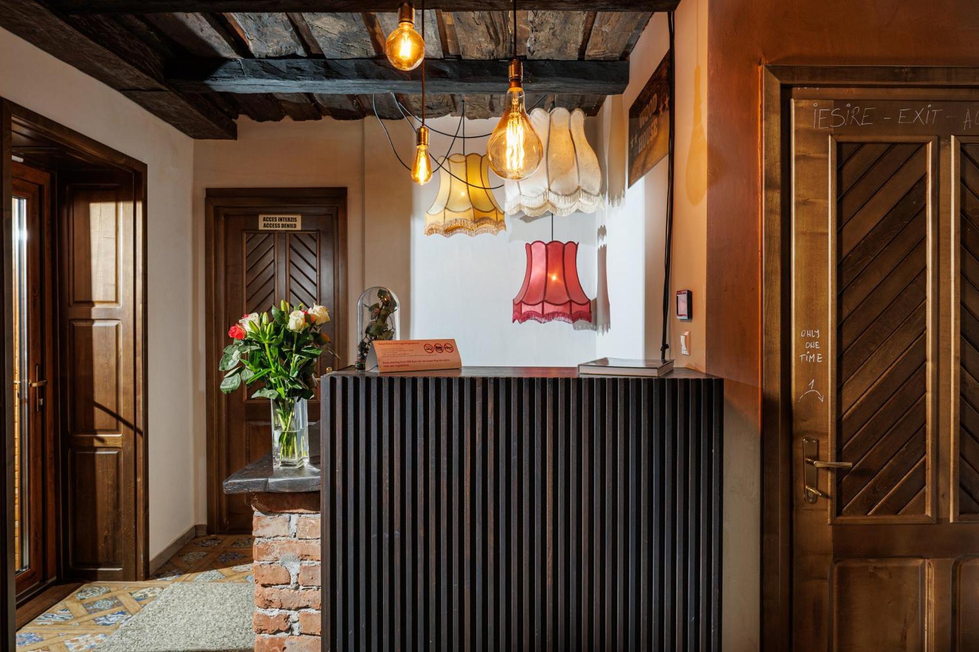 Hotel Wood House Republicii Braszów Zewnętrze zdjęcie